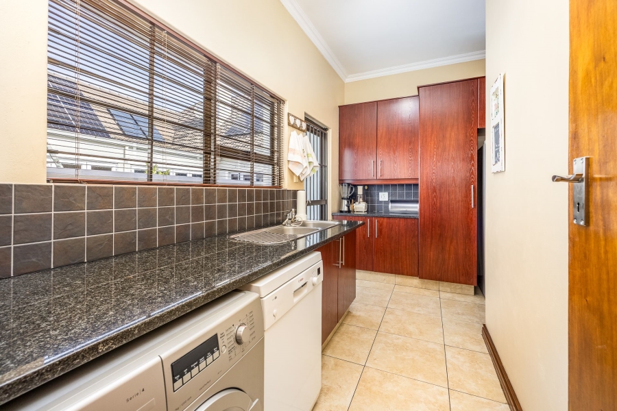 3 Bedroom Property for Sale in Zevenzicht Western Cape
